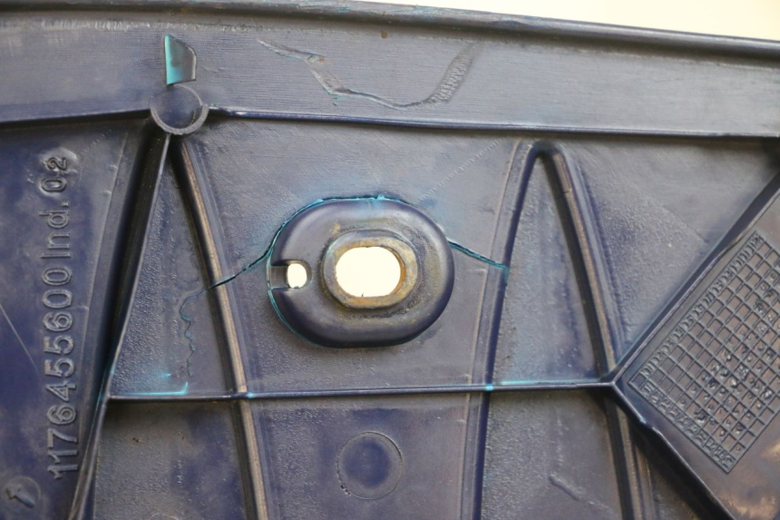 photo de ESTRIBO PEUGEOT LUDIX 50 (2008 - 2017) - Primer plano técnico