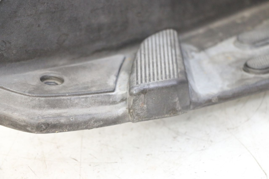 photo de TAPA REPOSAPIES PIAGGIO LXV 4T 50 (2009 - 2013)