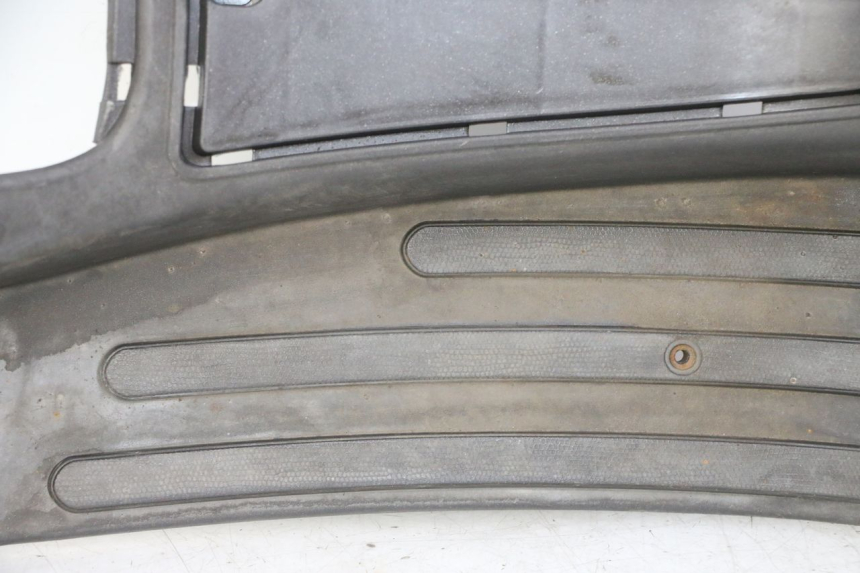 photo de TAPA REPOSAPIES PIAGGIO LXV 4T 50 (2009 - 2013)