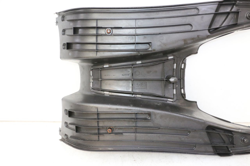 photo de TAPA REPOSAPIES PIAGGIO LXV 4T 50 (2009 - 2013)