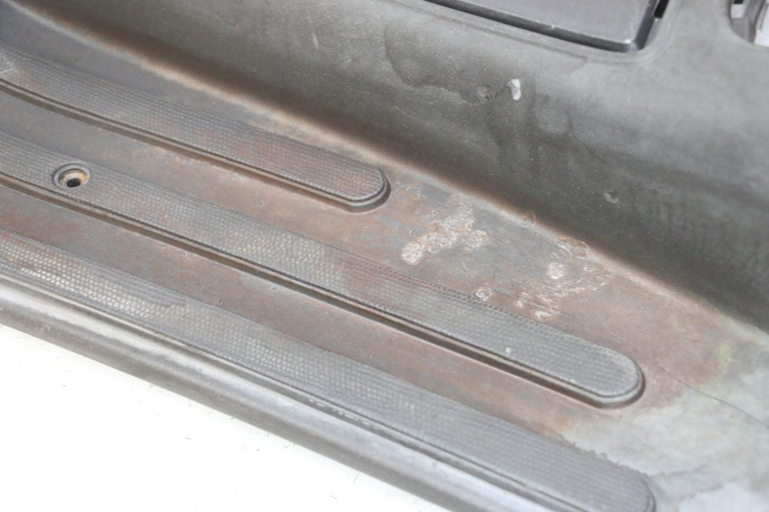 photo de TAPA REPOSAPIES PIAGGIO LXV 4T 50 (2009 - 2013)