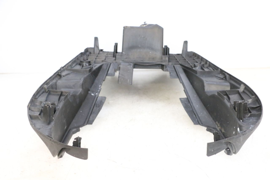 photo de TAPA REPOSAPIES YAMAHA NEO'S NEOS 2T 50 (1998 - 2007) - Zoom sobre los componentes