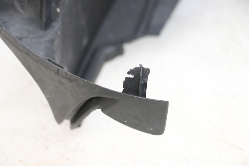 photo de TAPA REPOSAPIES YAMAHA NEO'S NEOS 2T 50 (1998 - 2007) - Primer plano de alta resolución