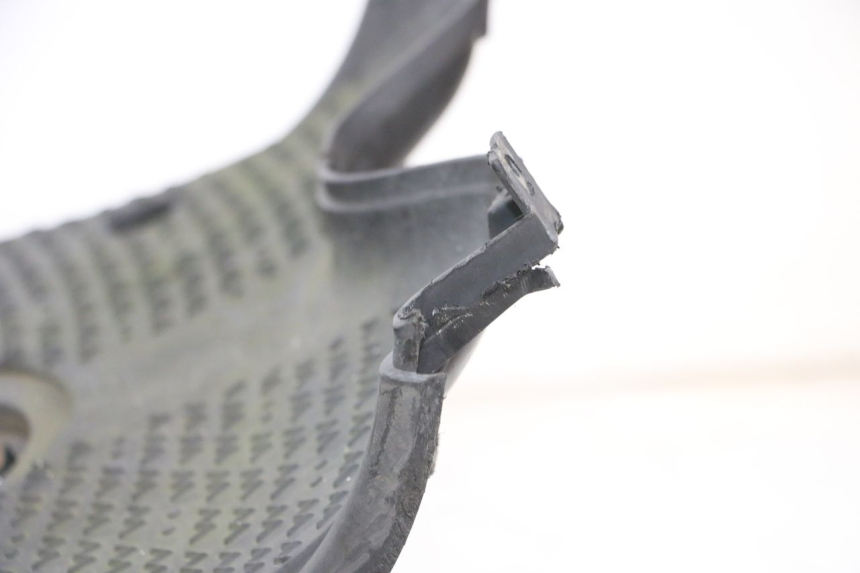 photo de TAPA REPOSAPIES YAMAHA NEO'S NEOS 2T 50 (1998 - 2007) - Inspección visual detallada