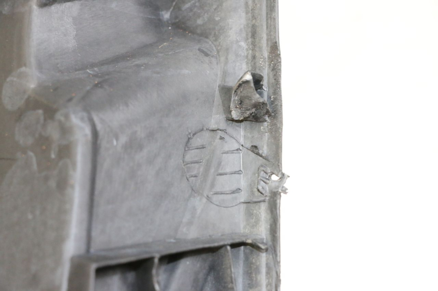 photo de TAPA REPOSAPIES YAMAHA NEO'S NEOS 2T 50 (1998 - 2007) - Primer plano técnico