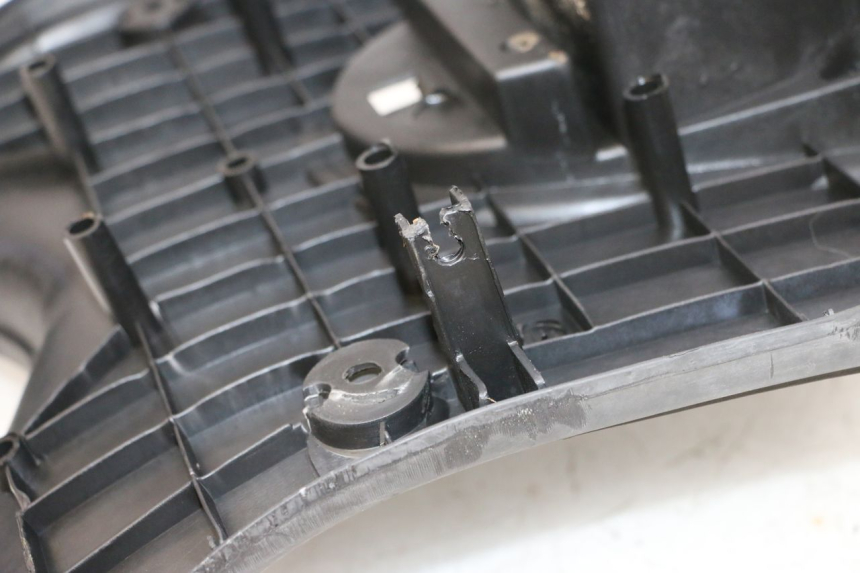 photo de TAPA REPOSAPIES YAMAHA NEO'S NEOS 2T 50 (1998 - 2007) - Recambio usado revisado