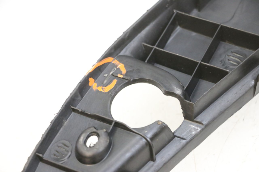 photo de TAPA REPOSAPIES YAMAHA NEOS NEO'S 4T 50 (2008 - 2016) - Detalle de la pieza