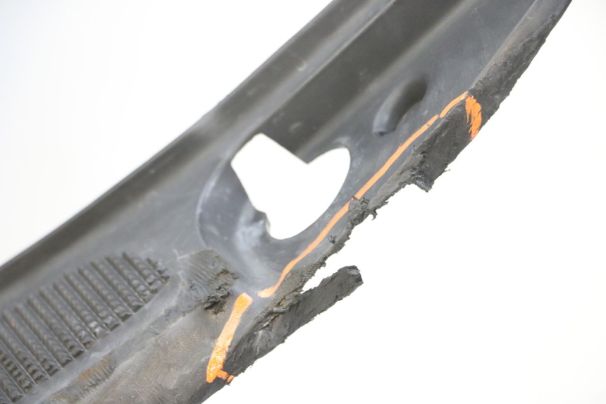 photo de TAPA REPOSAPIES YAMAHA NEOS NEO'S 4T 50 (2008 - 2016) - Zoom sobre los componentes