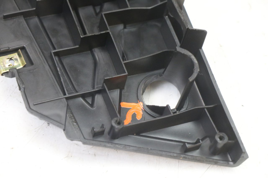 photo de TAPA REPOSAPIES SYM ORBIT III 3 4T 50 (2021 - 2025)