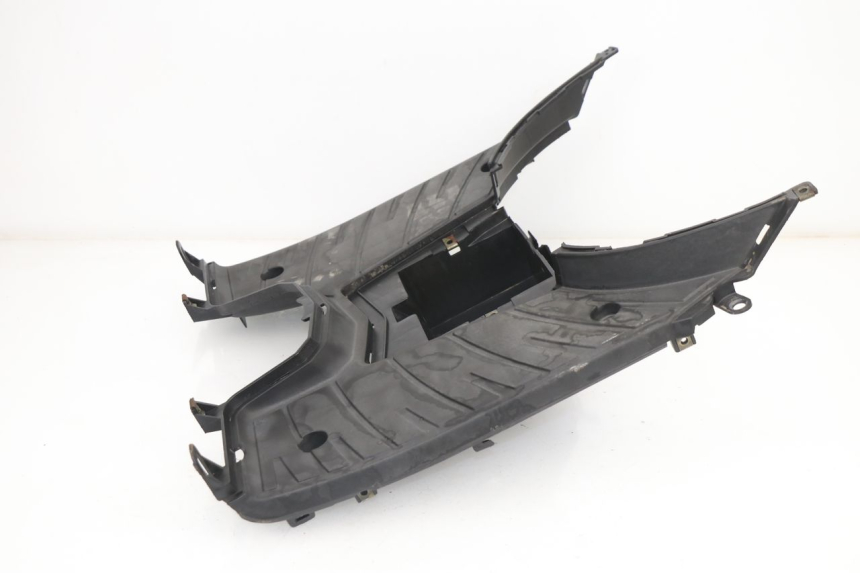 photo de TAPA REPOSAPIES KEEWAY OUTLOOK 125 (2007 - 2013)