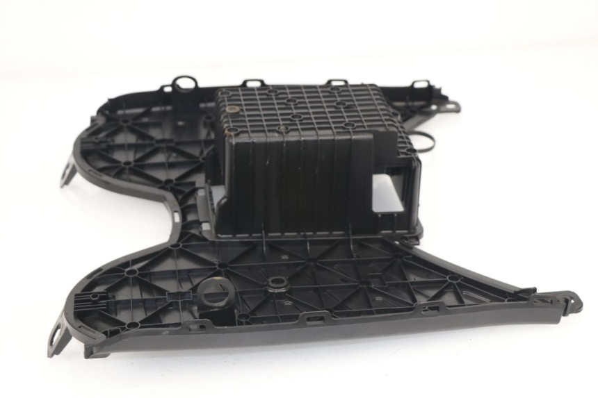 photo de TAPA REPOSAPIES PEUGEOT STREETZONE 2T 50 (2014 - 2019)