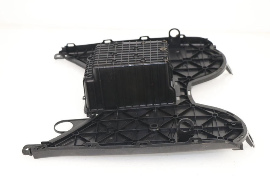 photo de TAPA REPOSAPIES PEUGEOT STREETZONE 2T 50 (2014 - 2019)