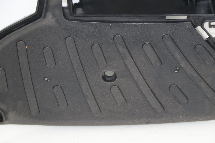 photo de TAPA REPOSAPIES PEUGEOT STREETZONE 2T 50 (2014 - 2019)