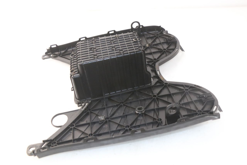 photo de TAPA REPOSAPIES PEUGEOT STREETZONE 2T 50 (2014 - 2019)