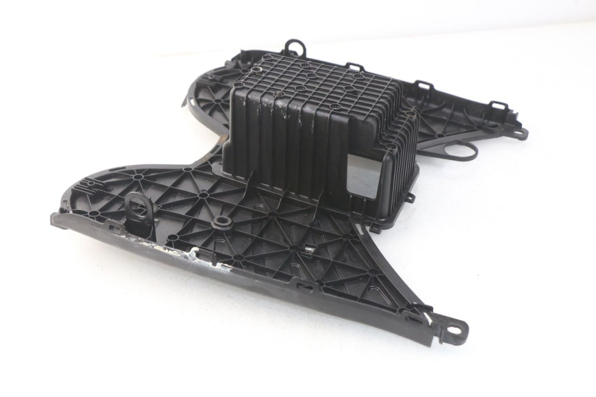 photo de TAPA REPOSAPIES PEUGEOT STREETZONE 2T 50 (2014 - 2019)