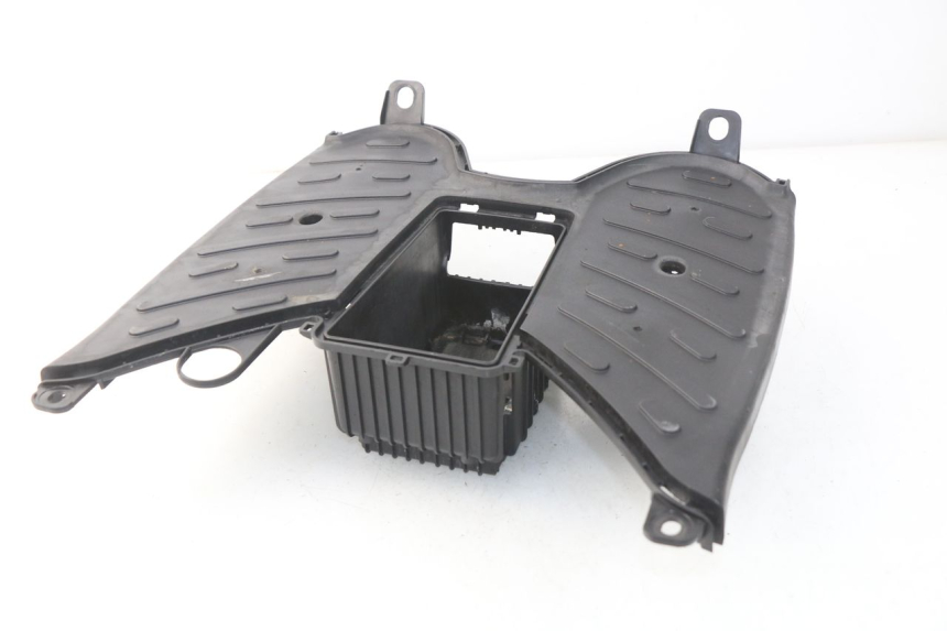 photo de TAPA REPOSAPIES PEUGEOT STREETZONE 2T 50 (2014 - 2019)