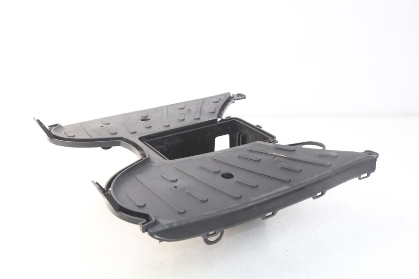 photo de TAPA REPOSAPIES PEUGEOT STREETZONE 2T 50 (2014 - 2019)