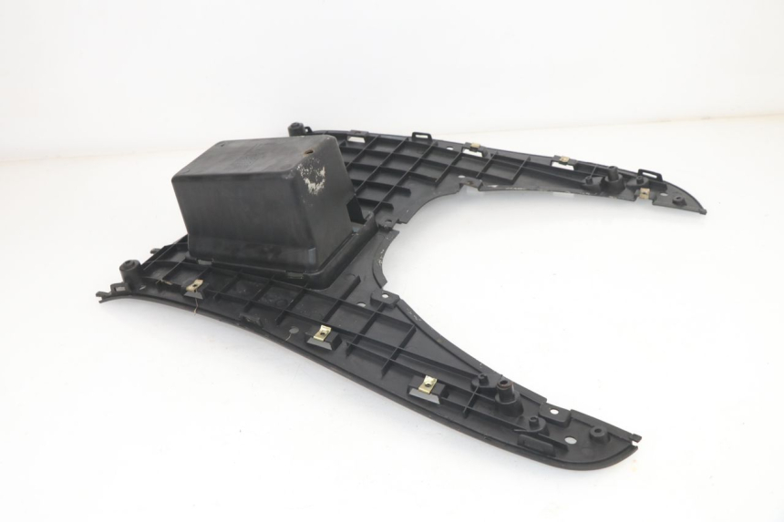 photo de TAPA REPOSAPIES PEUGEOT SUM UP 125 (2008 - 2013)