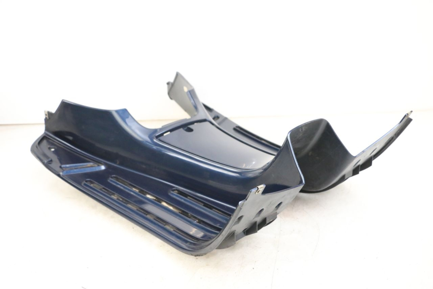 photo de TAPA REPOSAPIES PIAGGIO VESPA LX 125 (2005 - 2010)