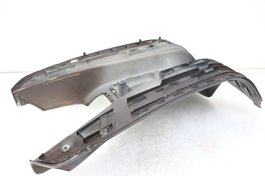 photo de TAPA REPOSAPIES PIAGGIO VESPA LX IE 125 (2010 - 2012)
