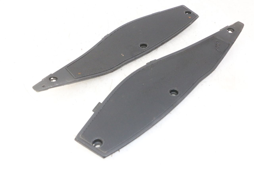 photo de TAPA REPOSAPIES GILERA RUNNER SL 50 (2006 - 2009)