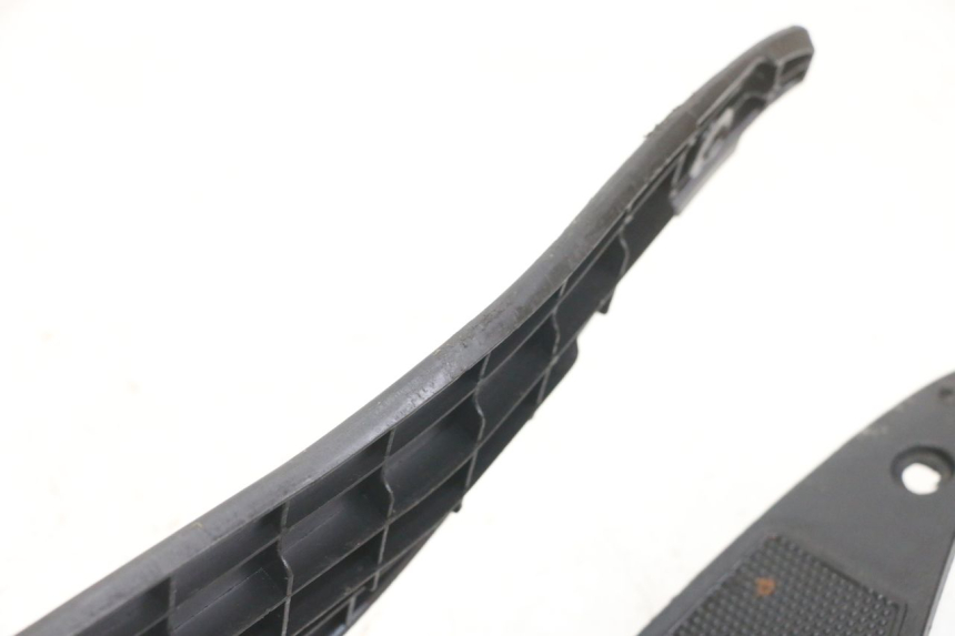 photo de TAPA REPOSAPIES GILERA RUNNER SL 50 (2006 - 2009)
