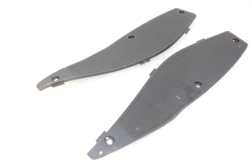 photo de TAPA REPOSAPIES GILERA RUNNER SL 50 (2006 - 2009)