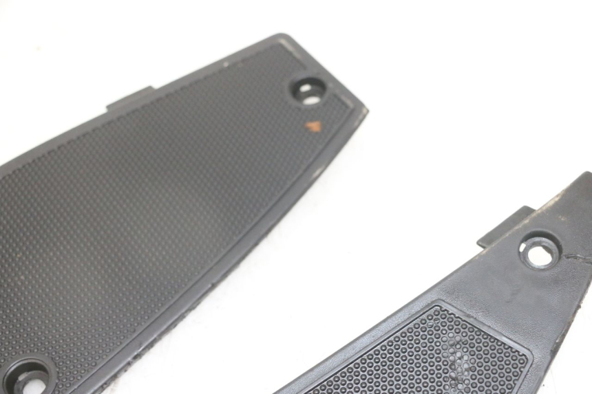 photo de TAPA REPOSAPIES GILERA RUNNER SL 50 (2006 - 2009)
