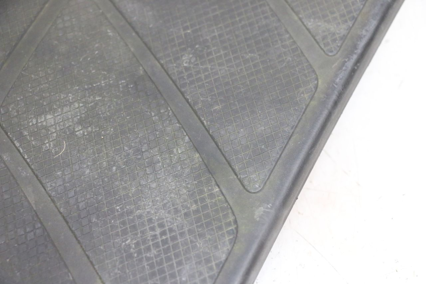 photo de TAPA REPOSAPIES DAELIM S1 125 (2007 - 2016) - Otra perspectiva