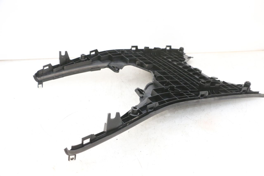 photo de TAPA REPOSAPIES DAELIM S1 125 (2007 - 2016) - Primer plano técnico