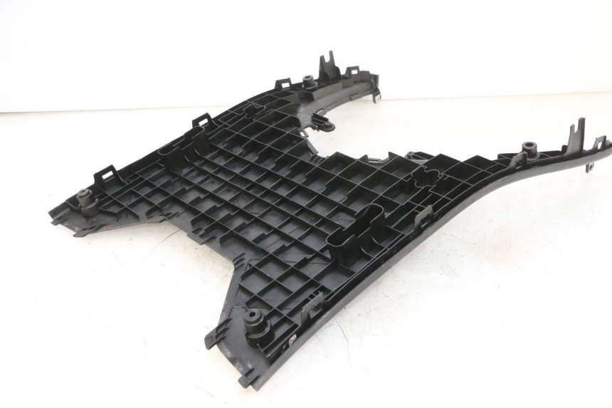 photo de TAPA REPOSAPIES DAELIM S1 125 (2007 - 2016) - Estado de la superficie y material