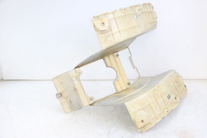 photo de TAPA REPOSAPIES PIAGGIO SUPER LX 125 (2000 - 2003)