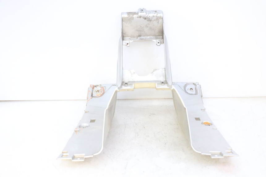 photo de TAPA REPOSAPIES PIAGGIO SUPER LX 125 (2000 - 2003)