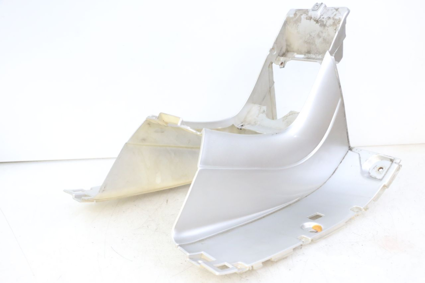 photo de TAPA REPOSAPIES PIAGGIO SUPER LX 125 (2000 - 2003)