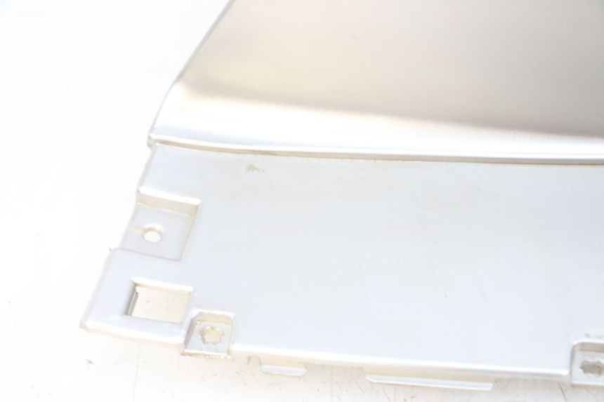 photo de TAPA REPOSAPIES PIAGGIO SUPER LX 125 (2000 - 2003)