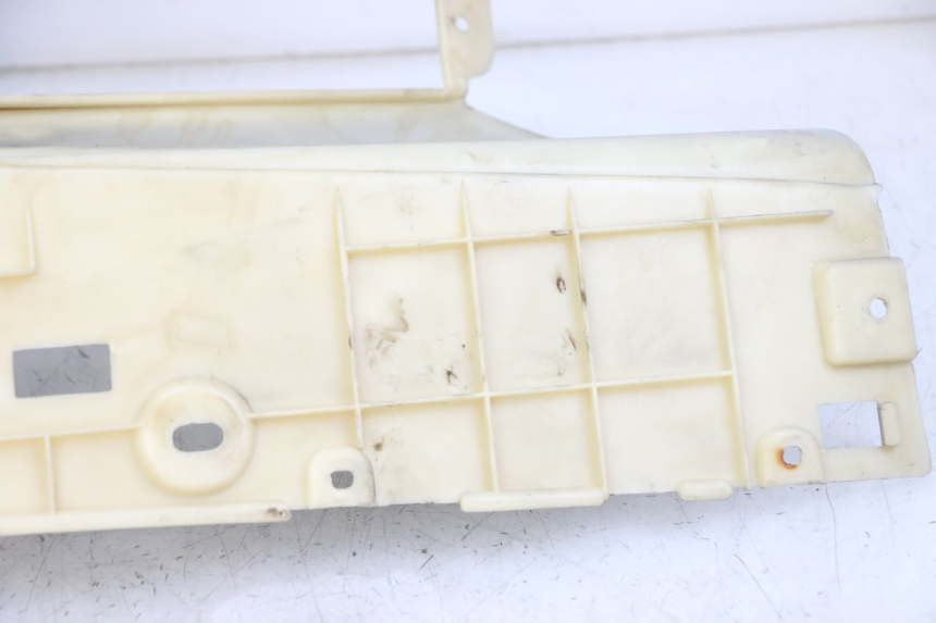photo de TAPA REPOSAPIES PIAGGIO SUPER LX 125 (2000 - 2003)