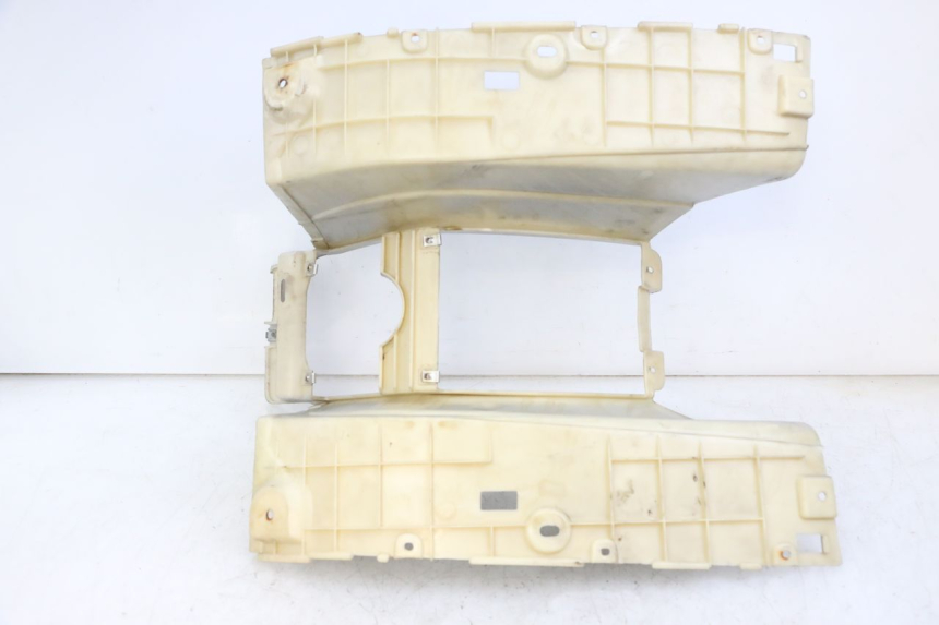 photo de TAPA REPOSAPIES PIAGGIO SUPER LX 125 (2000 - 2003)