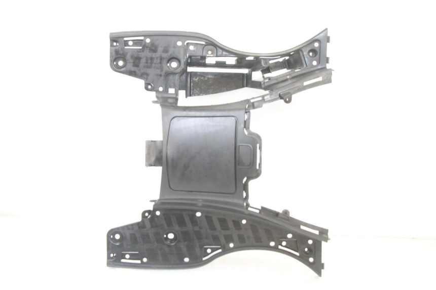 photo de TAPA REPOSAPIES SUZUKI BURGMAN 125 (2015 - 2017)