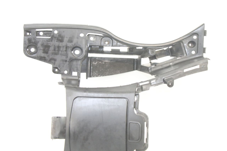 photo de TAPA REPOSAPIES SUZUKI BURGMAN 125 (2015 - 2017)