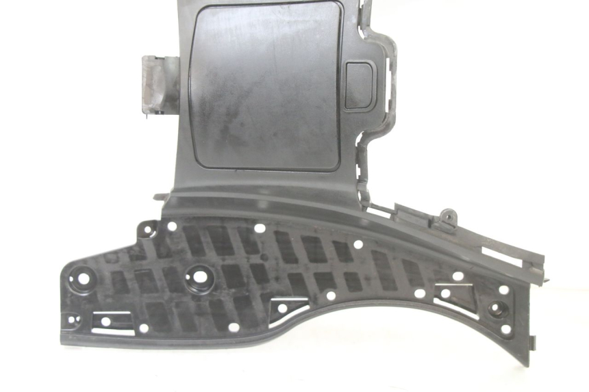 photo de TAPA REPOSAPIES SUZUKI BURGMAN 125 (2015 - 2017)