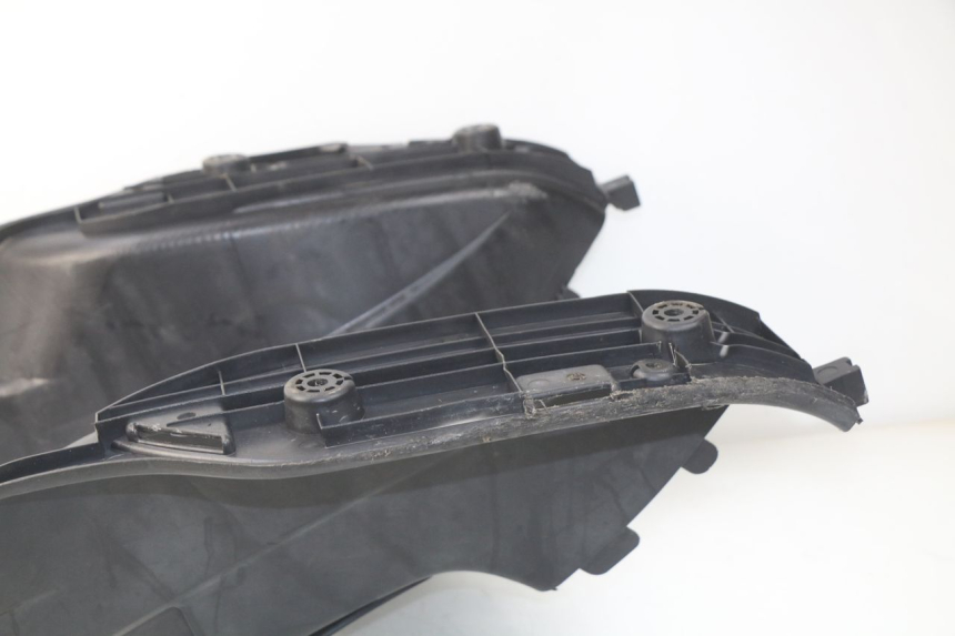 photo de TAPA REPOSAPIES SUZUKI UC EPICURO 125 (1999 - 2003)