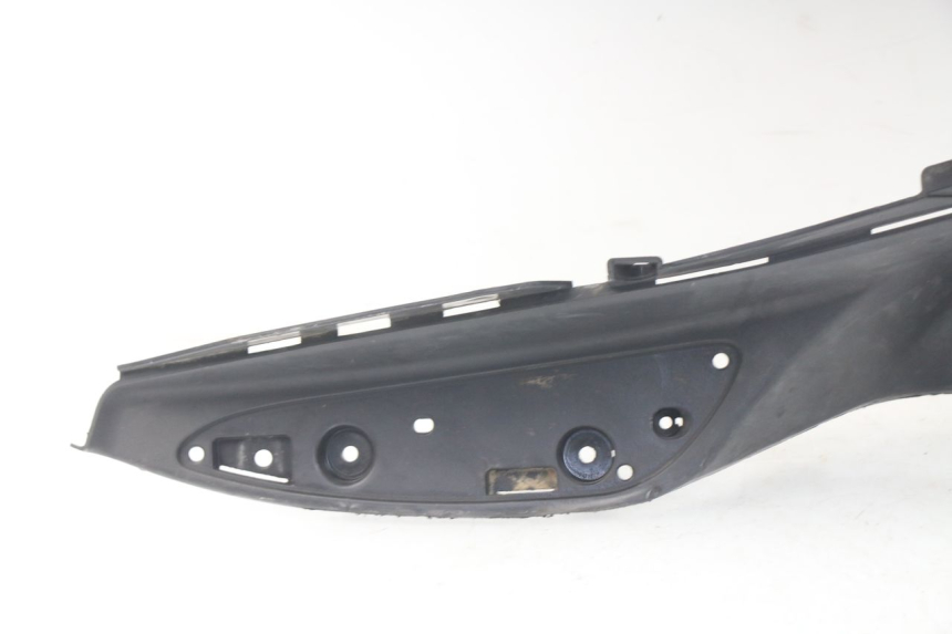 photo de TAPA REPOSAPIES SUZUKI UC EPICURO 125 (1999 - 2003)