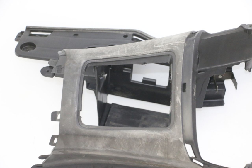 photo de TAPA REPOSAPIES SUZUKI UH BURGMAN 125 (2002 - 2006)