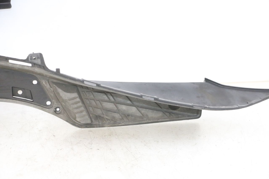 photo de TAPA REPOSAPIES SUZUKI UH BURGMAN 125 (2002 - 2006)