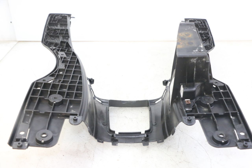 photo de TAPA REPOSAPIES SUZUKI UH BURGMAN 125 (2002 - 2006)