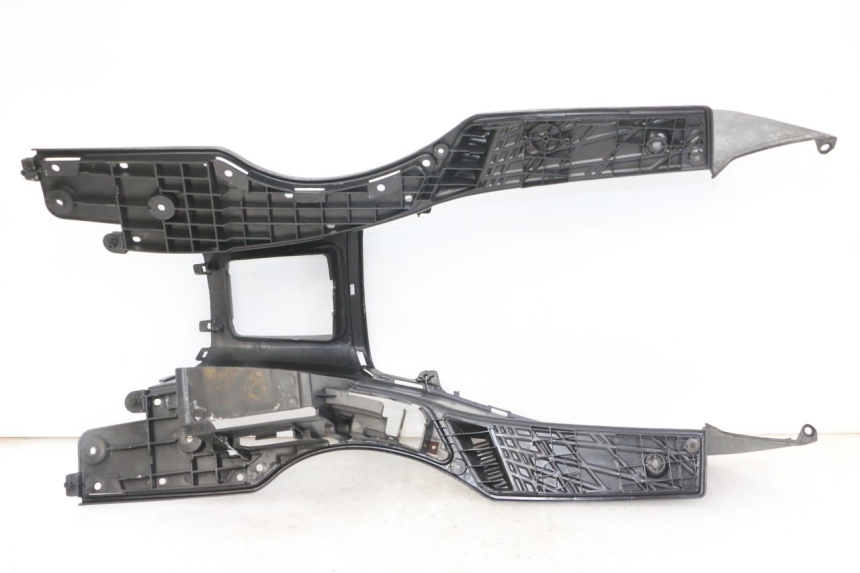 photo de TAPA REPOSAPIES SUZUKI UH BURGMAN 125 (2002 - 2006)
