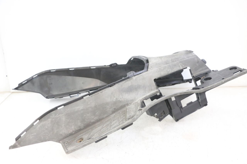 photo de TAPA REPOSAPIES SUZUKI UH BURGMAN 125 (2002 - 2006)