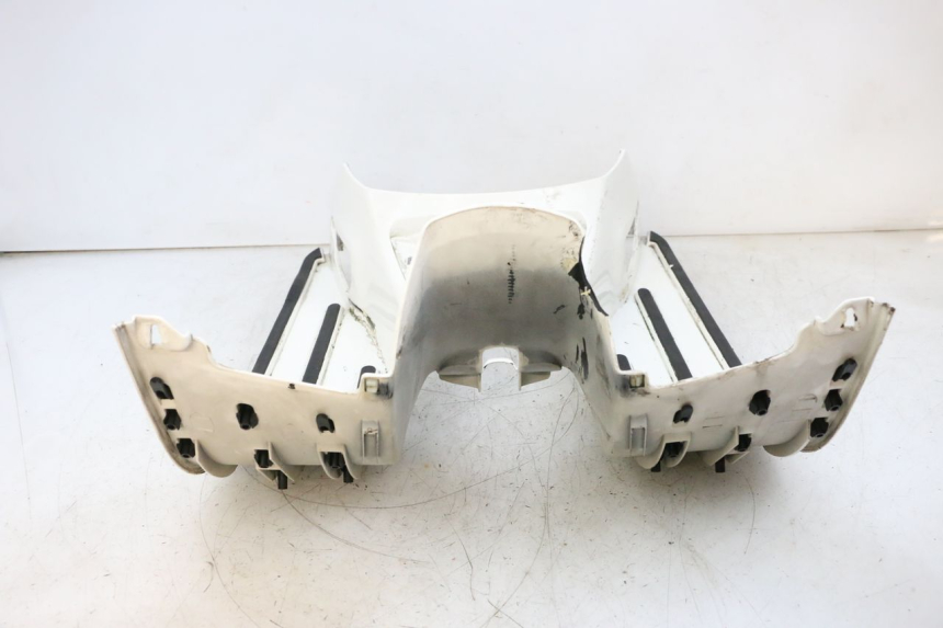 photo de TAPA REPOSAPIES PIAGGIO VESPA GTS SUPER IE 125 (2009 - 2016) - Estado de la superficie y material