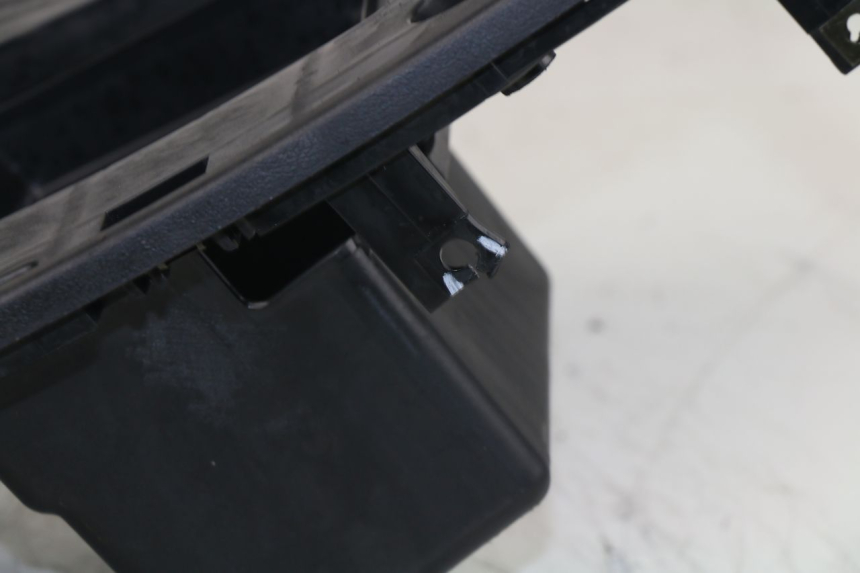photo de TAPA REPOSAPIES YAMAHA VITY 125 (2008 - 2013)