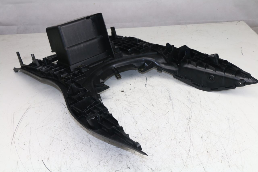 photo de TAPA REPOSAPIES YAMAHA VITY 125 (2008 - 2013)